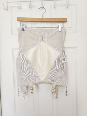 Vintage 1940-1950 Open-Bottom Girdle With Attached Garter Clips Size 29